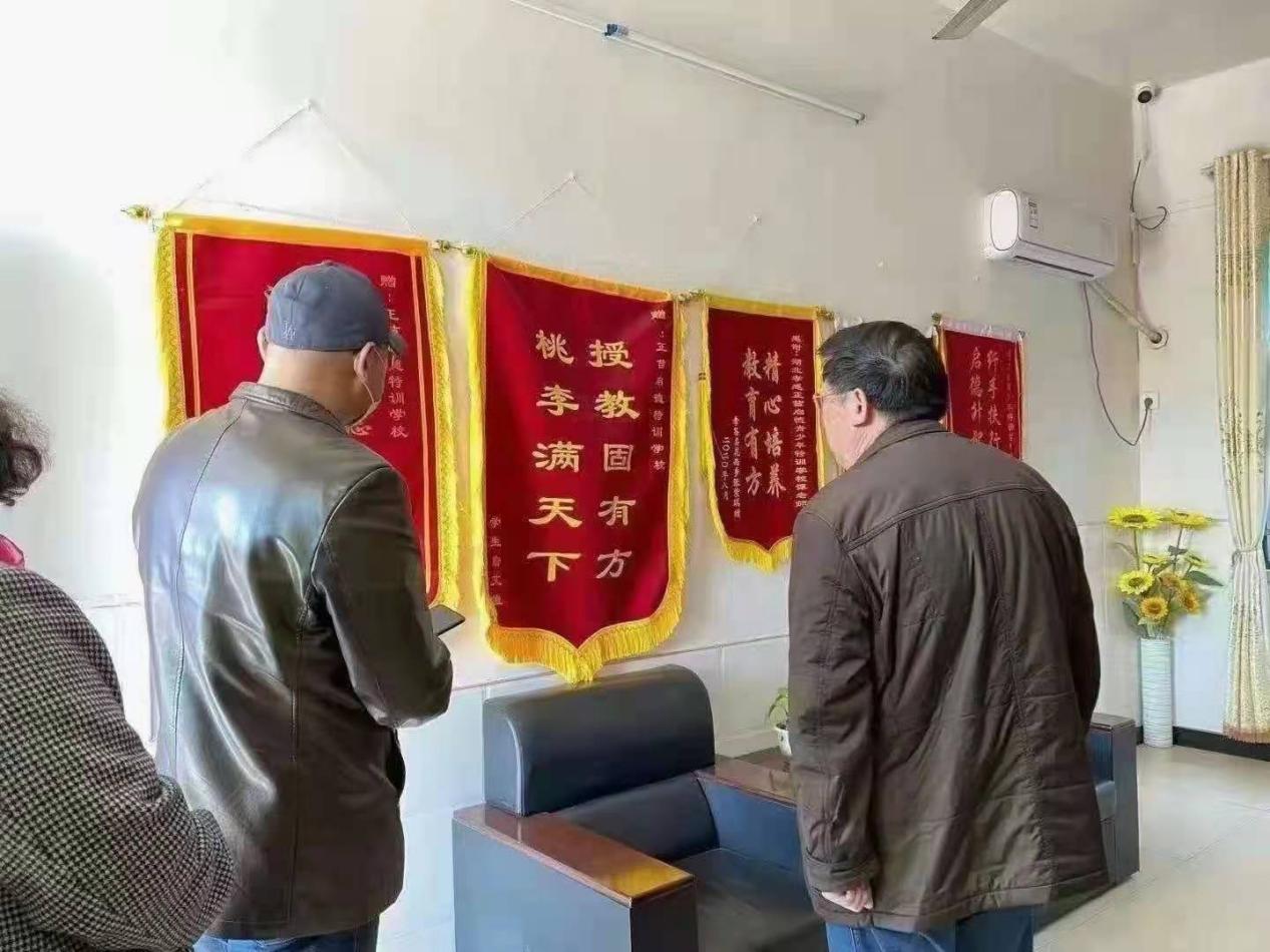 关工委领导来学校参观 关工委领导来学校参观