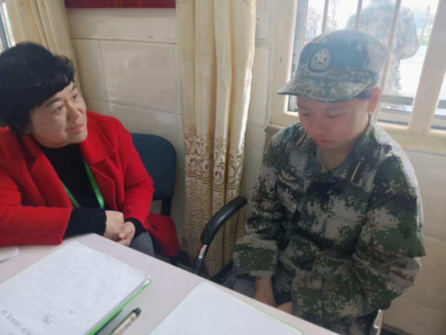 正苗启德学生接受心理辅导